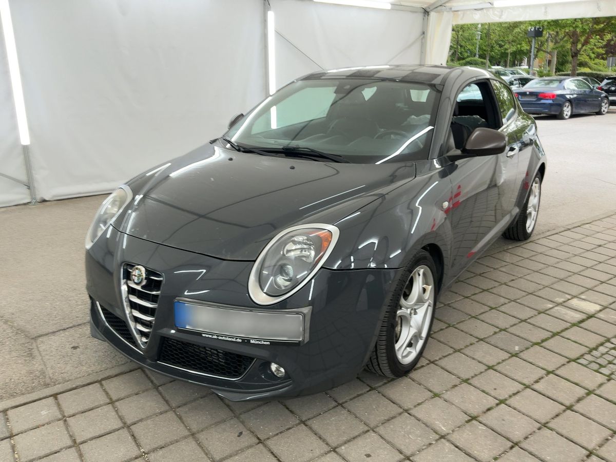 Alfa Romeo 2015 — photo 1