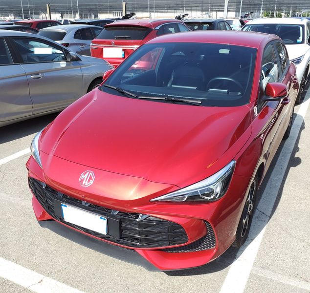 MG 3 1.5 Hybrid+ Luxury — zdjęcie 1