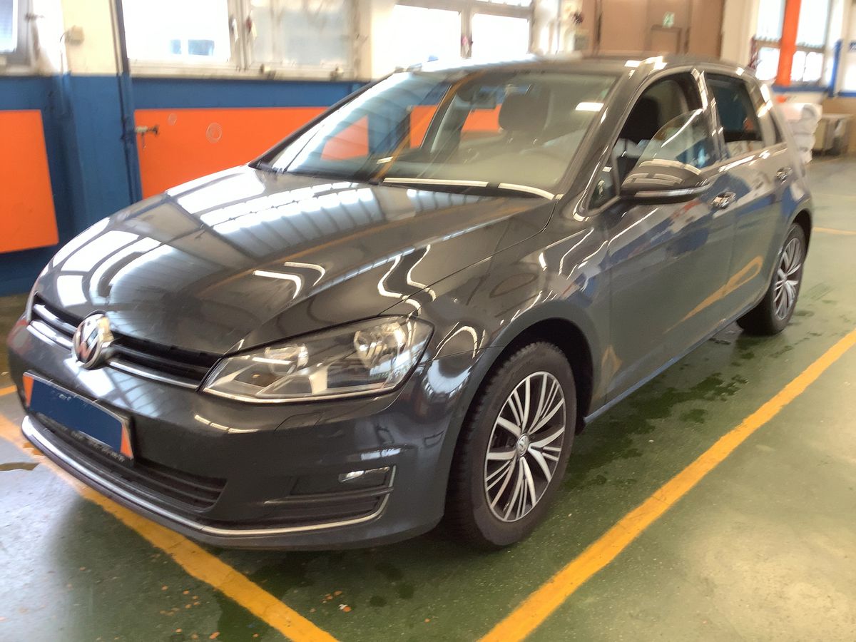 Volkswagen Golf VII 1.6 TDI Allstar BlueMotion Tech