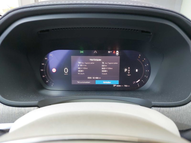 Volvo V90 Cross Country 2.0 B4 Mild-Hybrid Ultimate AWD — zdjęcie 12