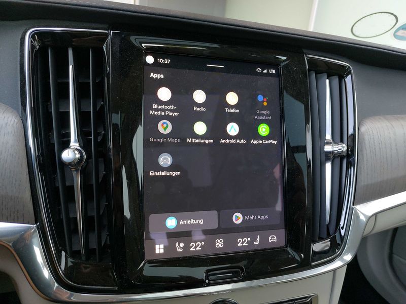Volvo V90 Cross Country 2.0 B4 Mild-Hybrid Ultimate AWD — zdjęcie 13