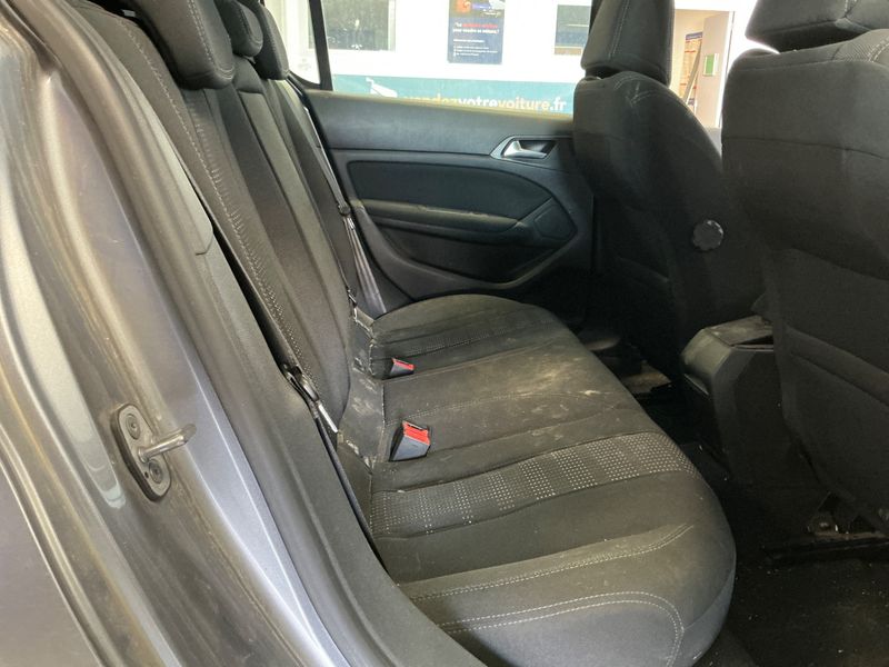Peugeot 308 1.2 e-THP Allure 2015 – снимка 19