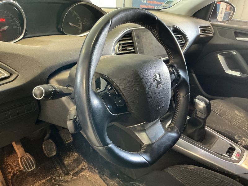 Peugeot 308 1.2 e-THP Allure 2015 – снимка 23