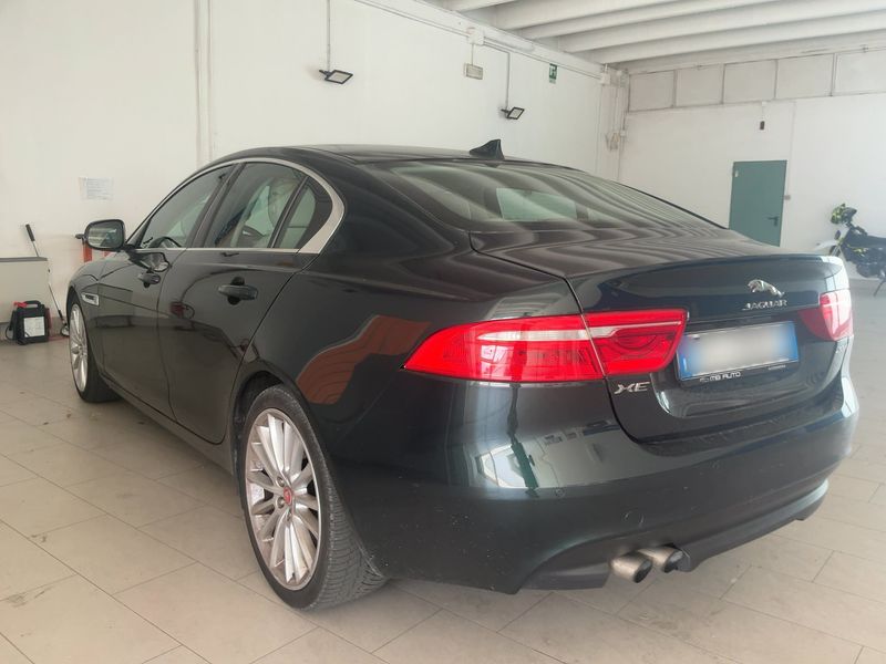 Jaguar XE 20d Prestige — zdjęcie 3
