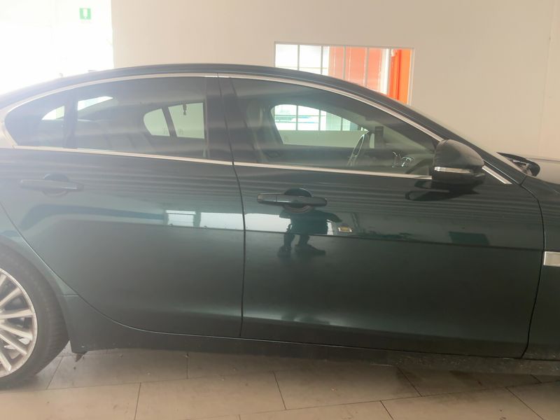 Jaguar XE 20d Prestige — zdjęcie 7