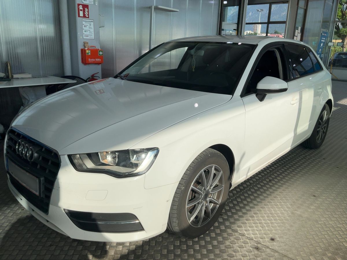 Audi A3 2016 — photo 1