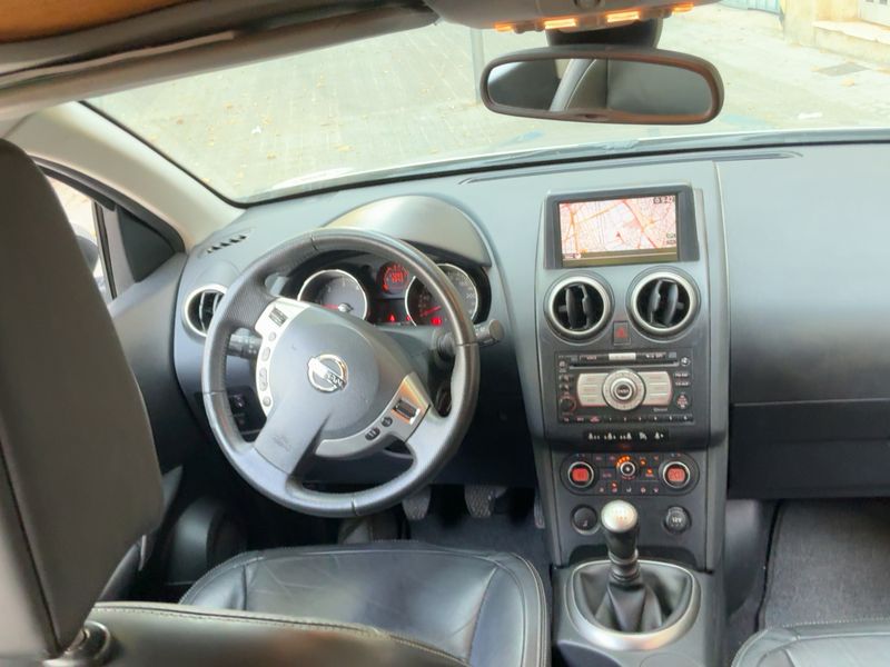 Nissan Qashqai+2 2.0 dCi Tekna 2009 – снимка 17