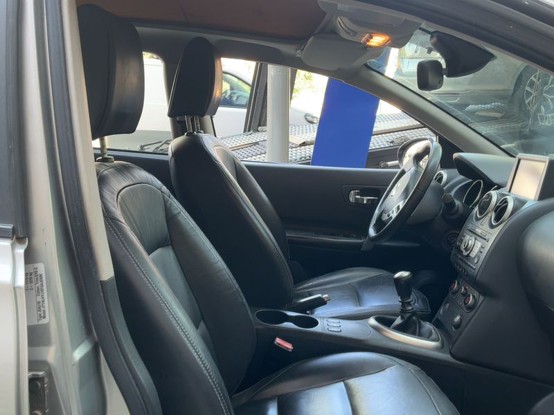 Nissan Qashqai+2 2.0 dCi Tekna 2009 – снимка 16
