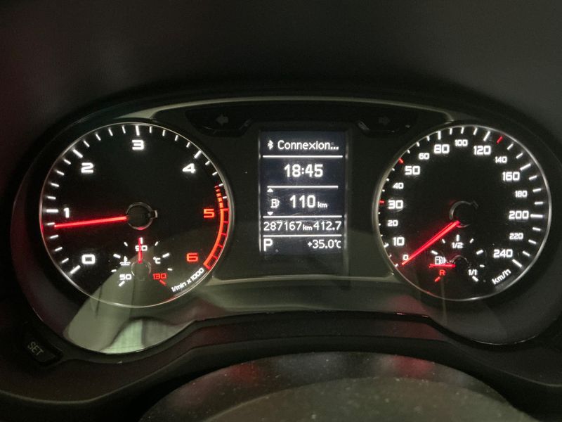 Audi A1 Sportback 1.6 TDI Attraction — zdjęcie 13