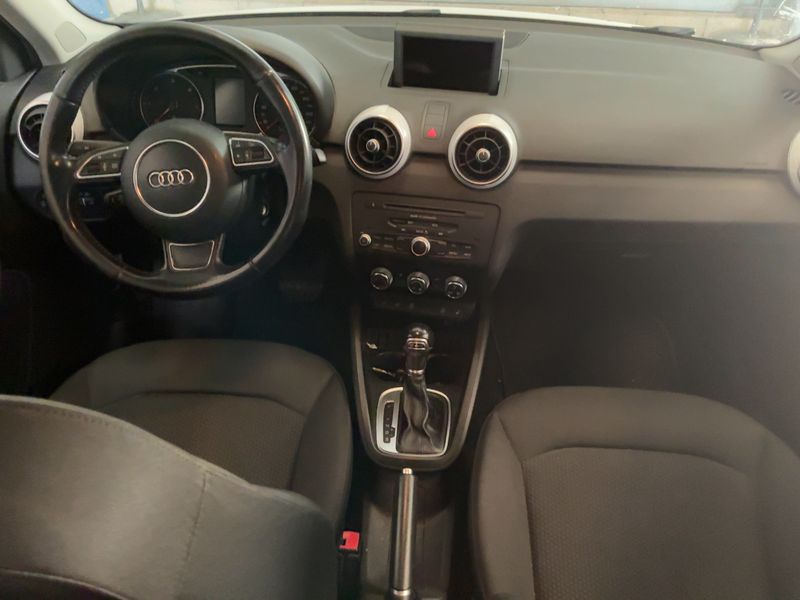 Audi A1 Sportback 1.6 TDI Attraction — zdjęcie 12