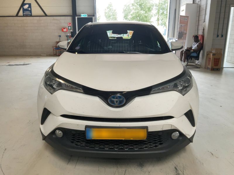 Toyota C-HR 1.8 Hybrid Dynamic — zdjęcie 9