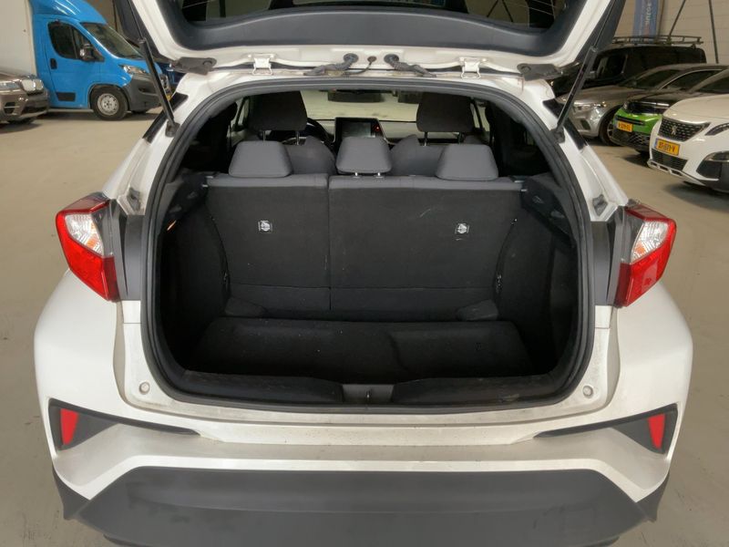 Toyota C-HR 1.8 Hybrid Dynamic — zdjęcie 10
