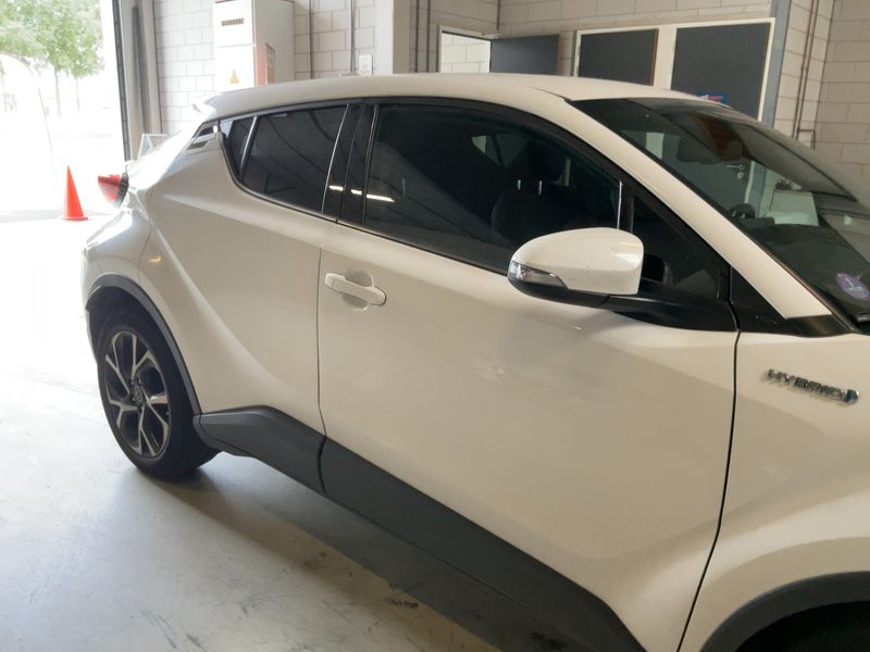 Toyota C-HR 1.8 Hybrid Dynamic — zdjęcie 7