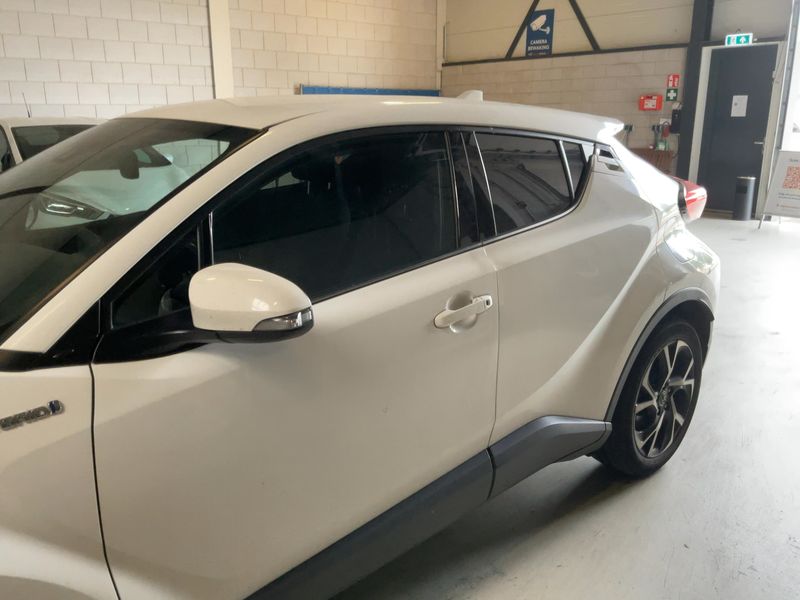 Toyota C-HR 1.8 Hybrid Dynamic — zdjęcie 4