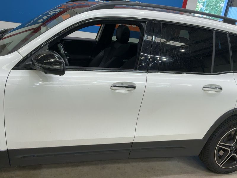 Mercedes-Benz GLB-Klasse GLB 250 4Matic AMG Line — zdjęcie 4