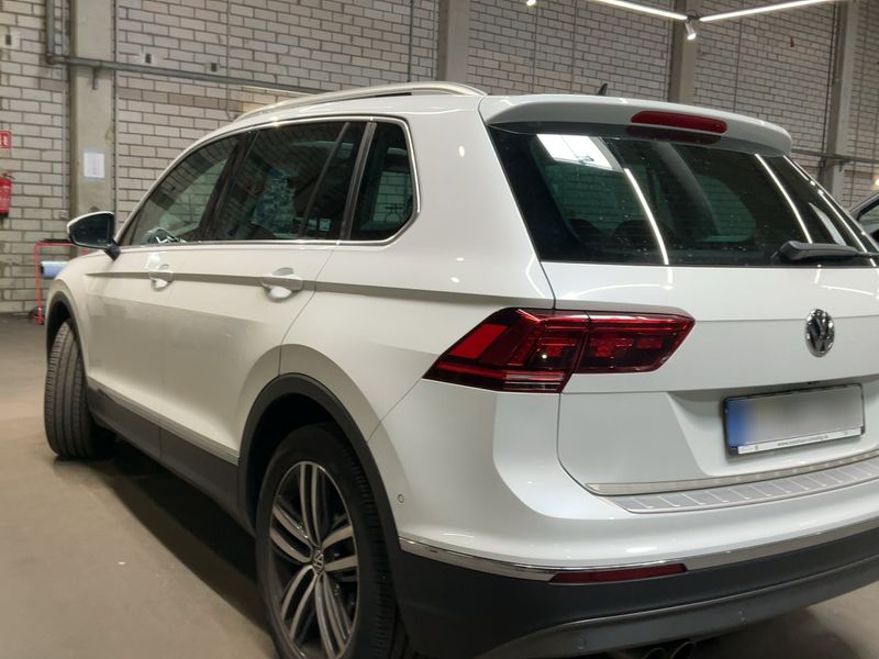 Volkswagen Tiguan 2.0 TSI Highline 4Motion BlueMotion Tech — zdjęcie 3