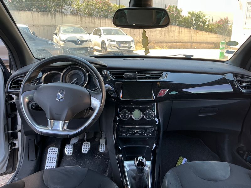 Citroen DS3 1.6 HDi SoChic — zdjęcie 12