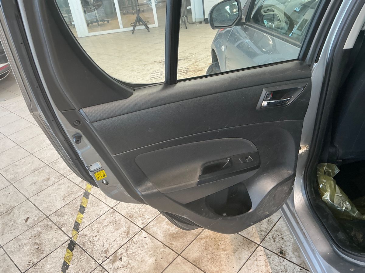 Suzuki Swift 2016 — photo 28