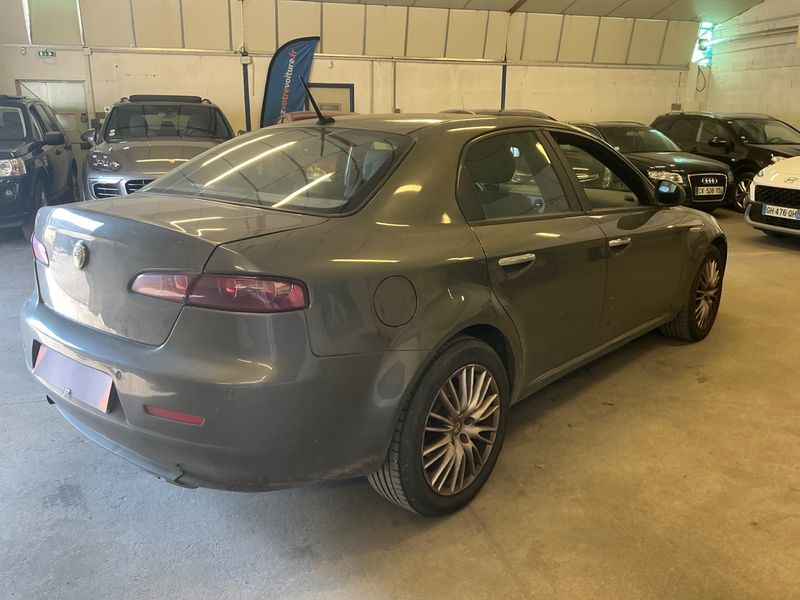 Alfa Romeo Alfa 159 2.0 JTDM Turismo — zdjęcie 2