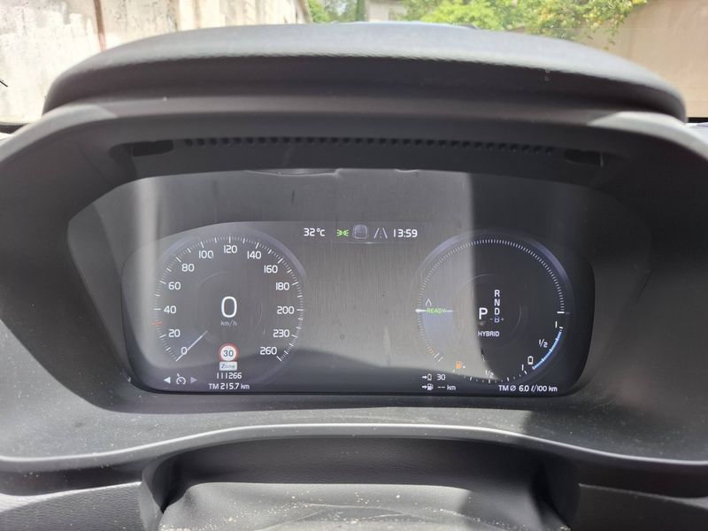 Volvo XC40 1.5 T5 Recharge Plug-in Hybrid Inscription Business 2WD — zdjęcie 12