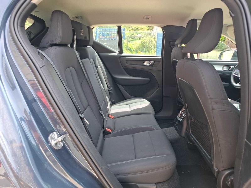Volvo XC40 1.5 T5 Recharge Plug-in Hybrid Inscription Business 2WD — zdjęcie 14