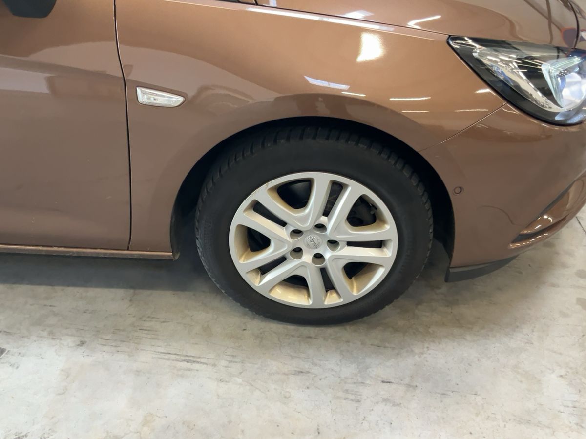 Opel Astra 2016 — photo 12