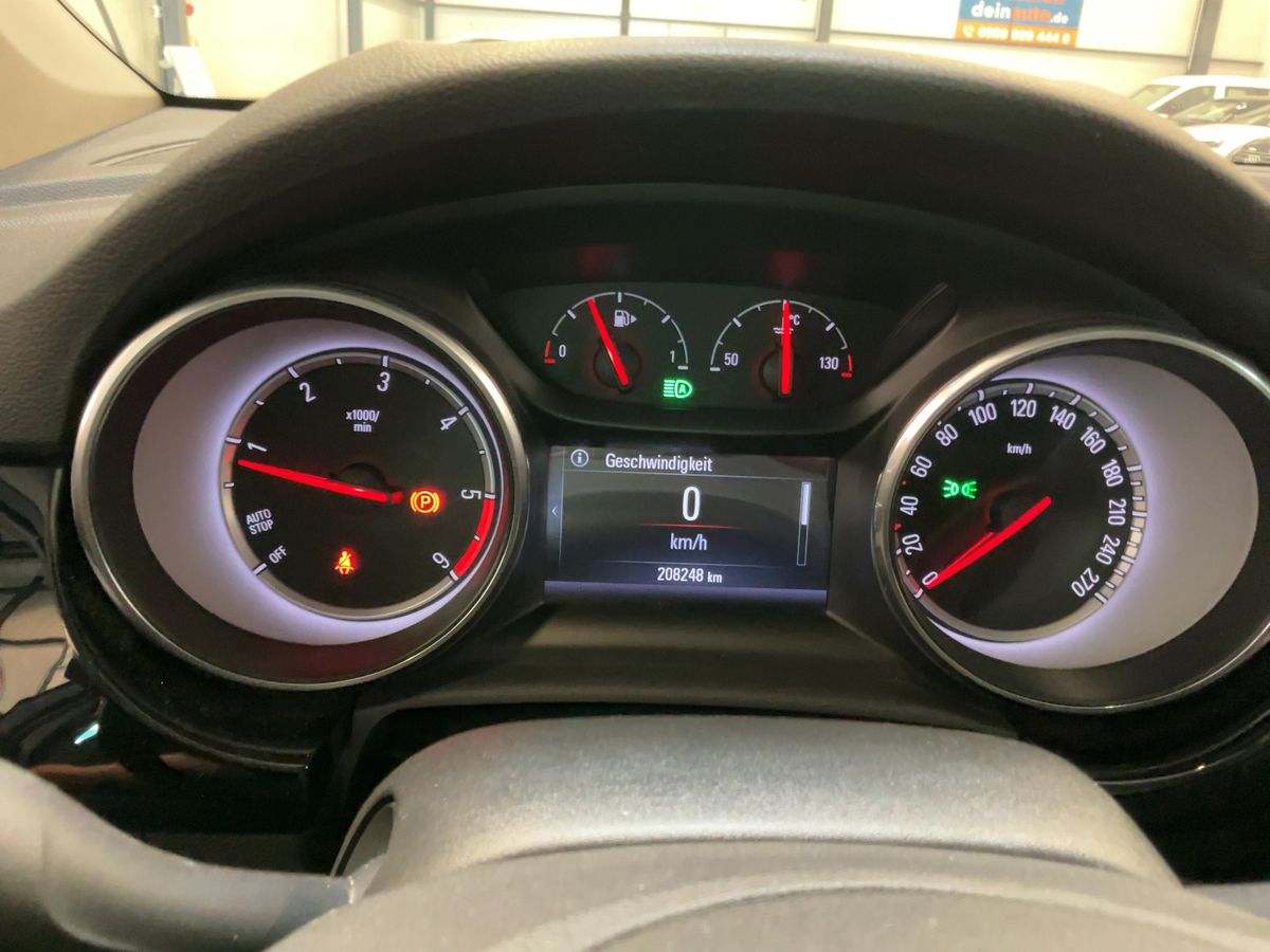 Opel Astra 2016 — photo 20