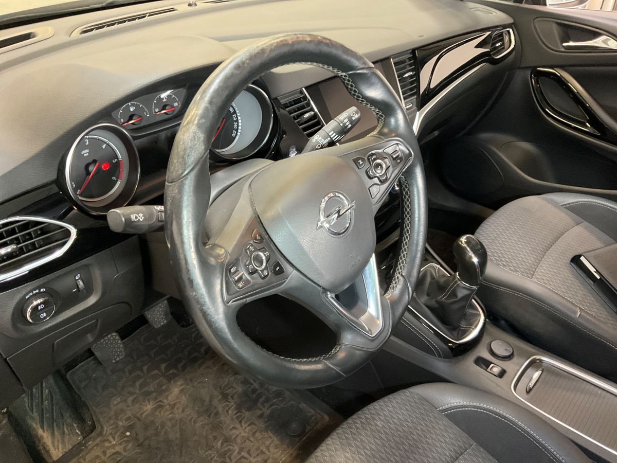 Opel Astra 2016 — photo 32