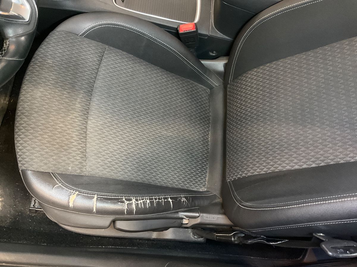 Opel Astra 2016 — photo 28
