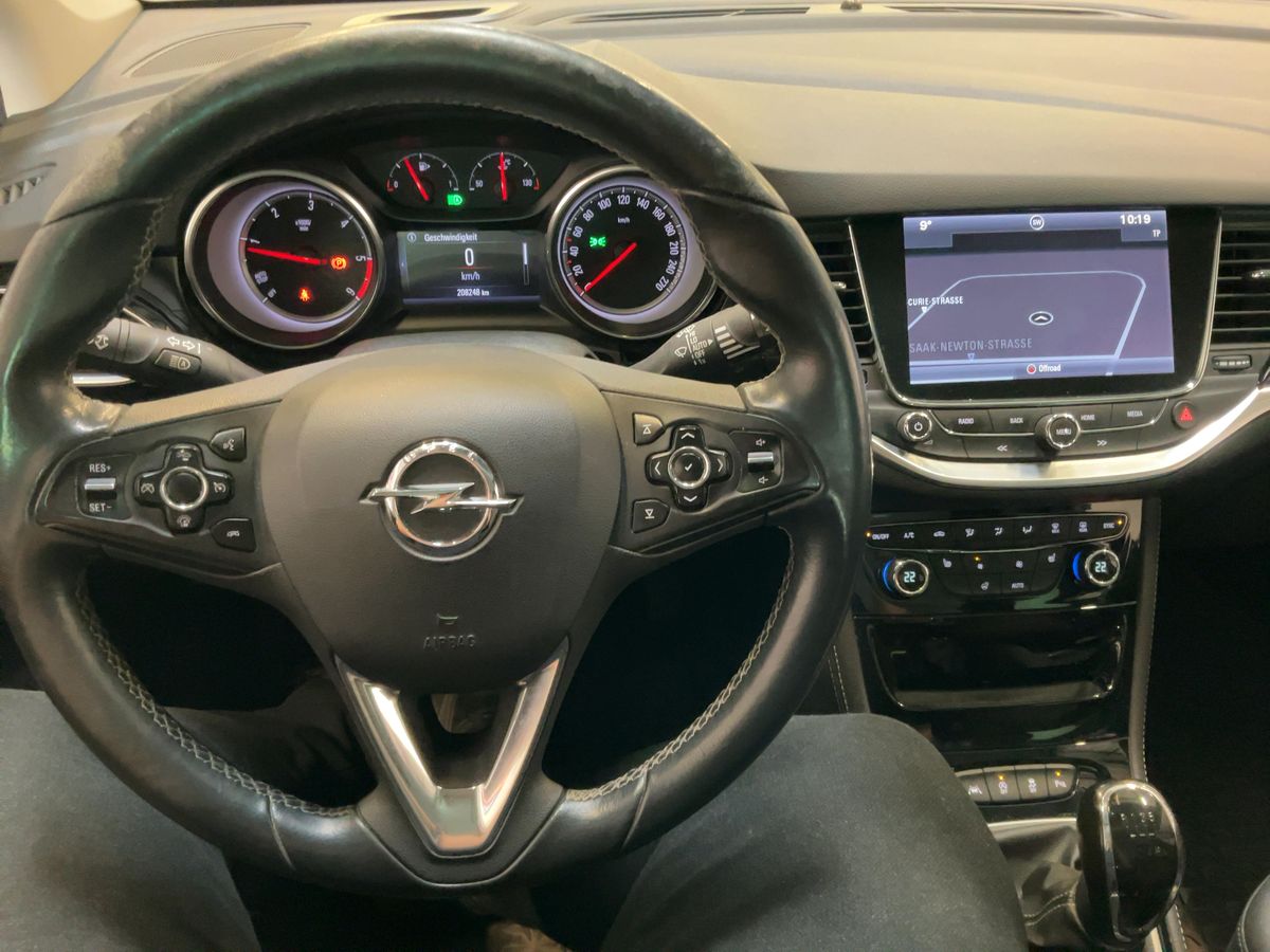 Opel Astra 2016 — photo 19