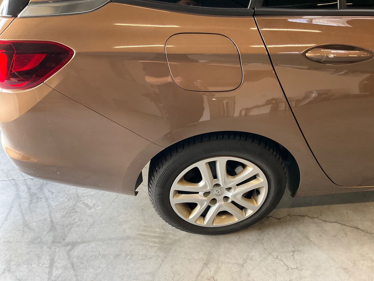 Opel Astra 2016 — photo 27
