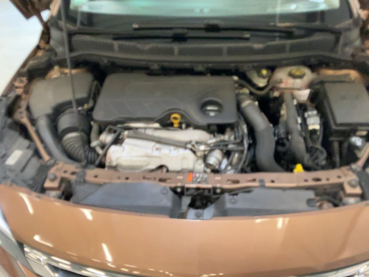 Opel Astra 2016 — photo 49