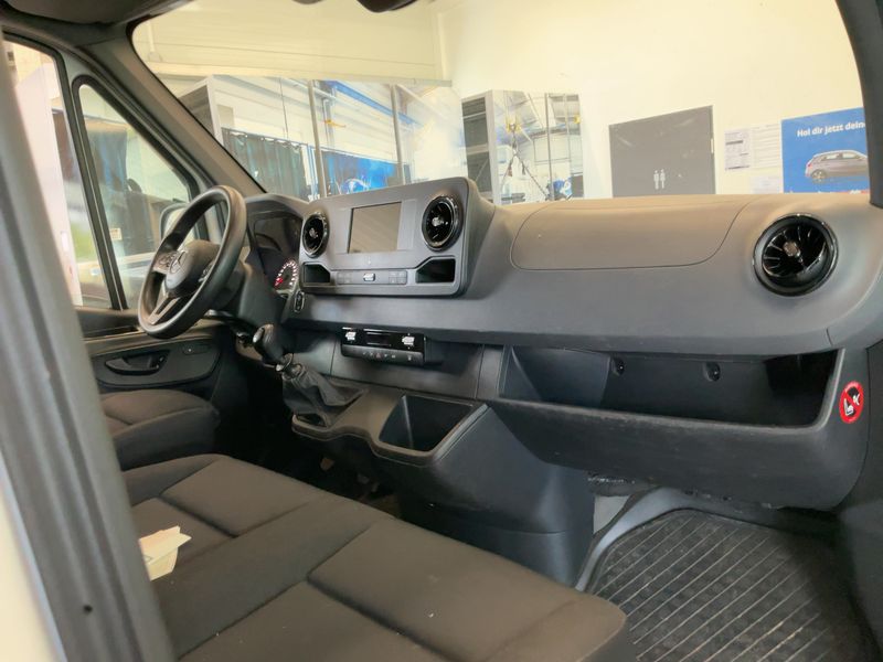 Mercedes-Benz Sprinter 317 CDI Kasten L2 — zdjęcie 12