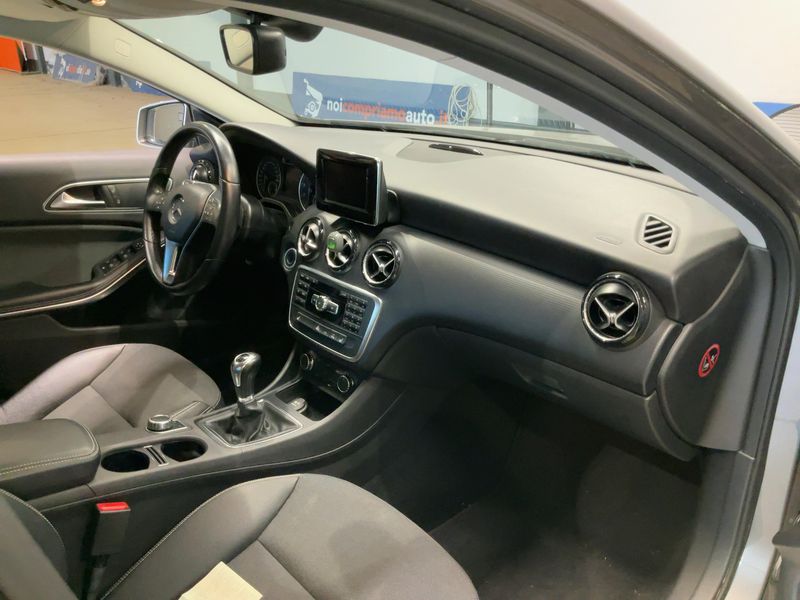 Mercedes-Benz A-Klasse A 180 BlueEfficiency Style 2012 – снимка 17