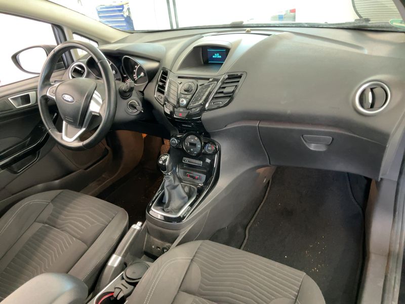 Ford Fiesta 1.0 EcoBoost Titanium 2013 – снимка 17
