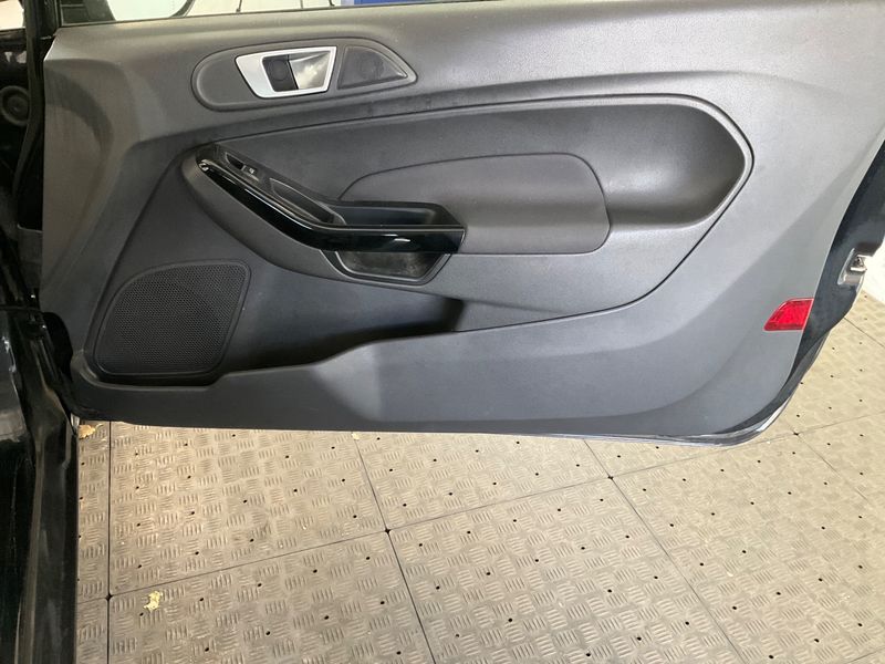 Ford Fiesta 1.0 EcoBoost Titanium 2013 – снимка 25