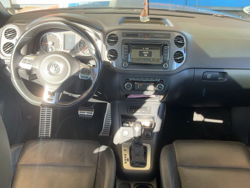 Volkswagen Tiguan 2.0 TDI R-Line 4Motion BlueMotion Tech — zdjęcie 12