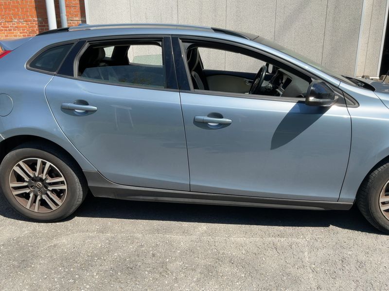 Volvo V40 Cross Country 2.0 T4 Plus AWD — zdjęcie 7