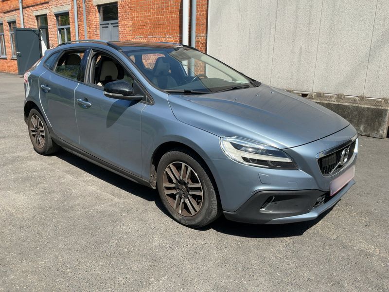 Volvo V40 Cross Country 2.0 T4 Plus AWD — zdjęcie 8