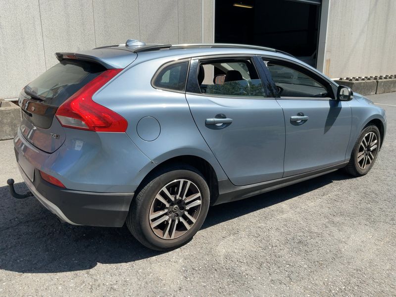 Volvo V40 Cross Country 2.0 T4 Plus AWD — zdjęcie 6