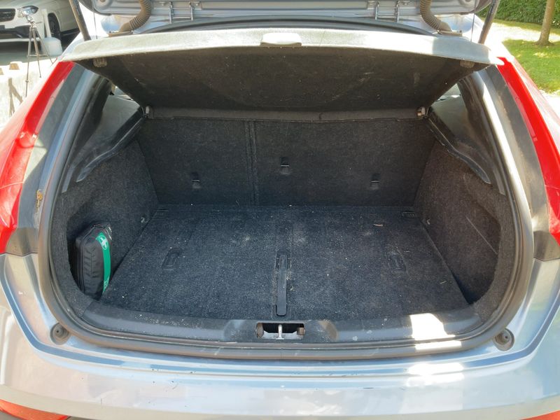 Volvo V40 Cross Country 2.0 T4 Plus AWD — zdjęcie 10