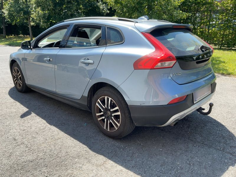 Volvo V40 Cross Country 2.0 T4 Plus AWD — zdjęcie 3