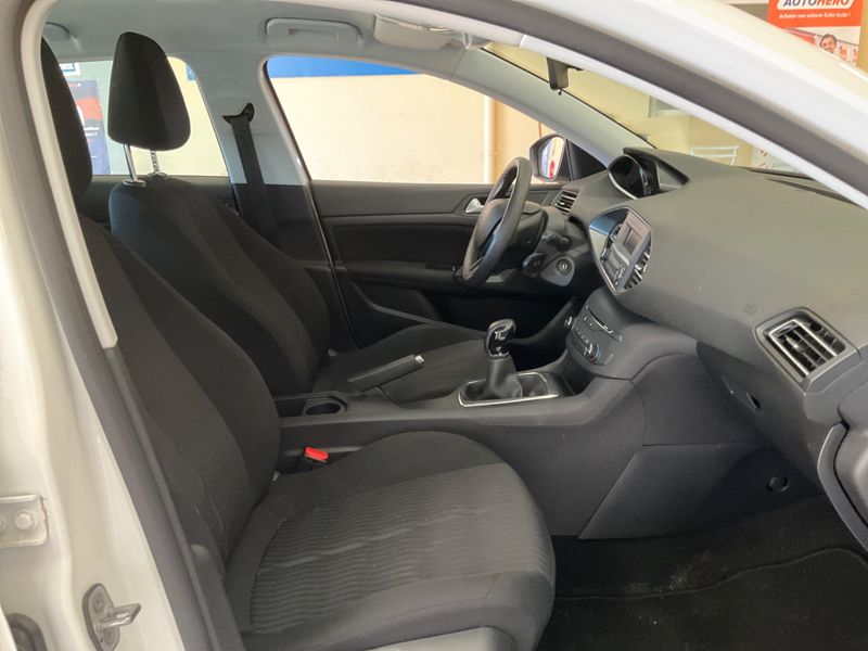 Peugeot 308 1.2 VTi Access 2016 – снимка 3