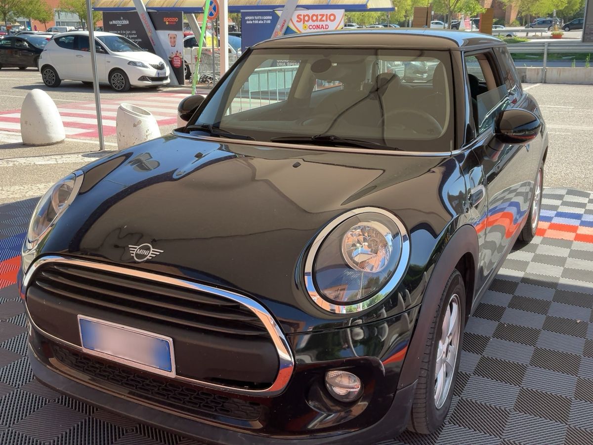 MINI One 2019 — photo 1