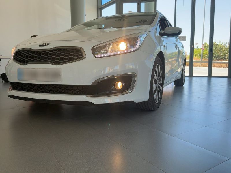 Kia cee'd 1.6 CRDi Concept Plus — zdjęcie 2