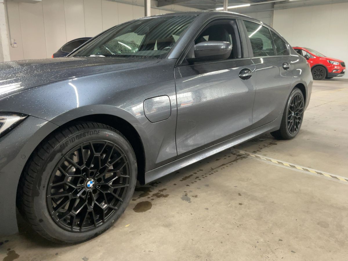 BMW 3er 330e Edition Sport