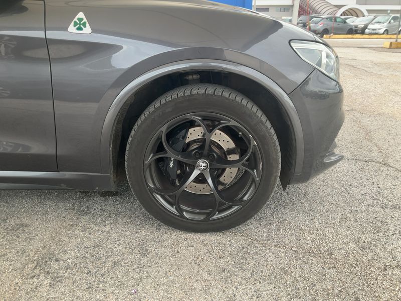 Alfa Romeo Stelvio 2.9 V6 Bi-Turbo Quadrifoglio Q4 2018 – снимка 11
