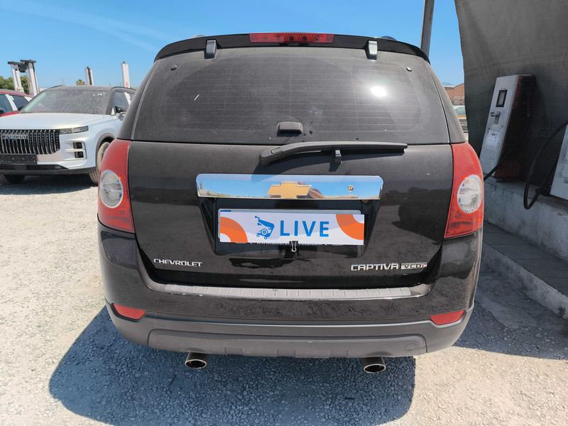 Chevrolet Captiva 2.0 Diesel D LT 4WD — zdjęcie 4