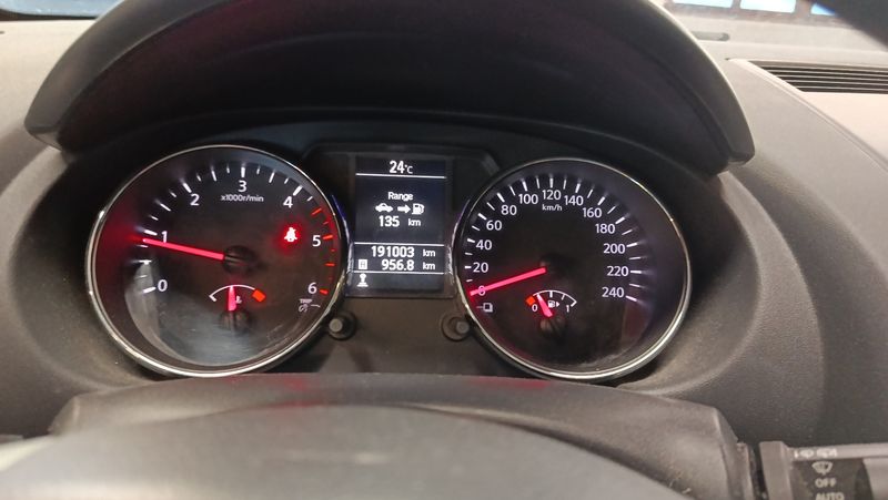 Nissan Qashqai+2 1.6 dCi Tekna — zdjęcie 13
