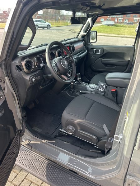 Jeep Gladiator 3.0 CRD Overland 4WD — zdjęcie 23